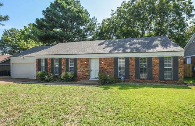 Freshly updated 3 bed, 2 bath home near Shelby Dr. and Kirby. - 4230 Park Forest Drive, Memphis, TN 38141