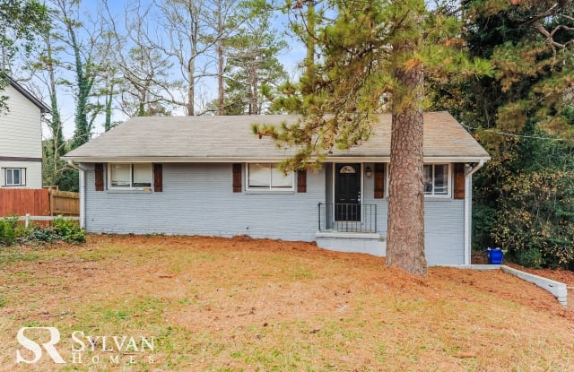 2113 Glendale Dr - 2113 Glendale Drive, Candler-McAfee, GA 30032