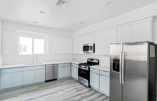 607 West 41st Place photos photos