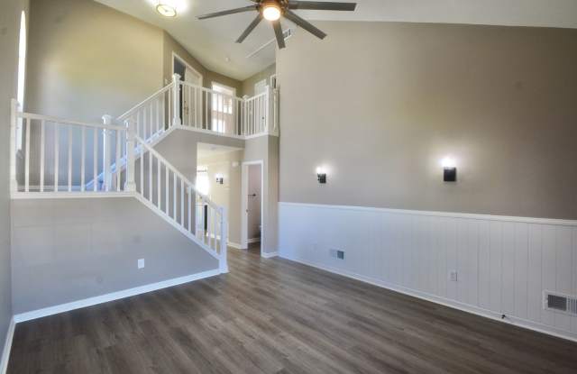 Stunning and Beautifully Updated Twin Home 3 Bedroom - Fenced In Backyard with a Basketball Court Gallery 4