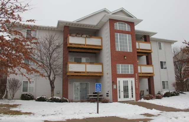 Spacious 2 bedroom 1 bath Condo in Iowa City photos photos