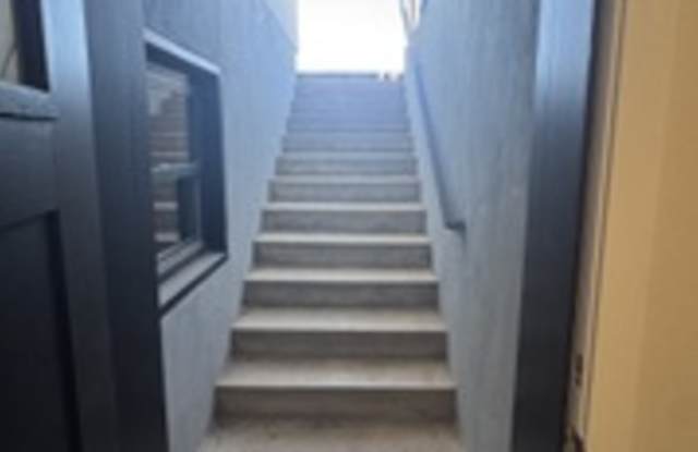 55 South Harvs Lane Gallery 2