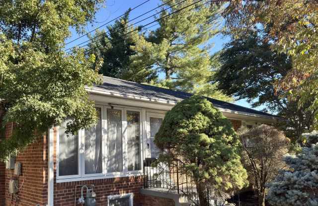 3221 HOLLY HILL Drive Gallery 1