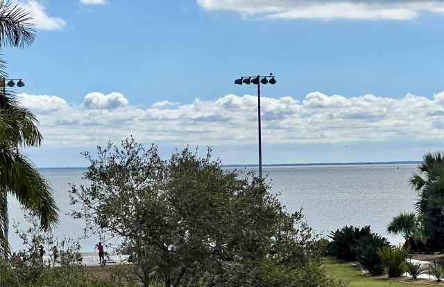 1120 N SHORE DRIVE NE photos photos