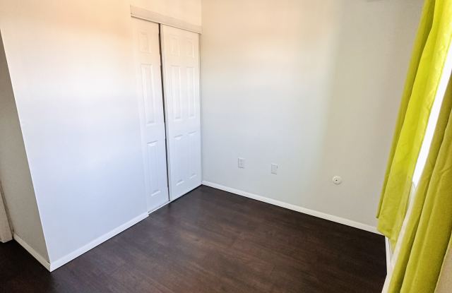 1806 Valley Dr Gallery 3