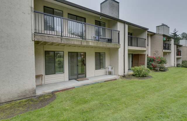 Roomy Remodeled  Kirkland Condo photos photos