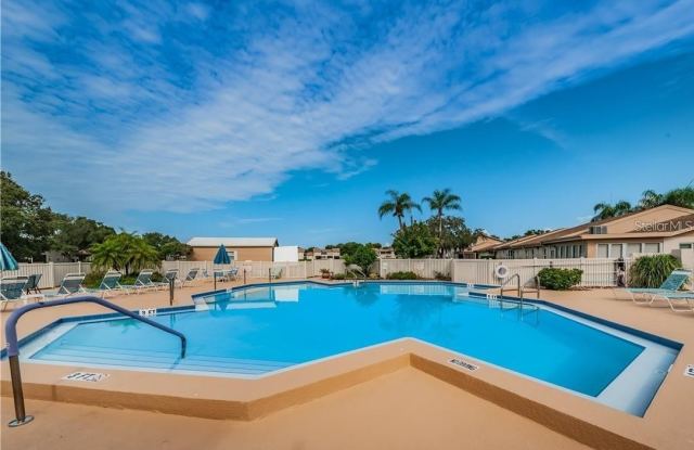 1025 BOWSPRIT Lane Gallery 3