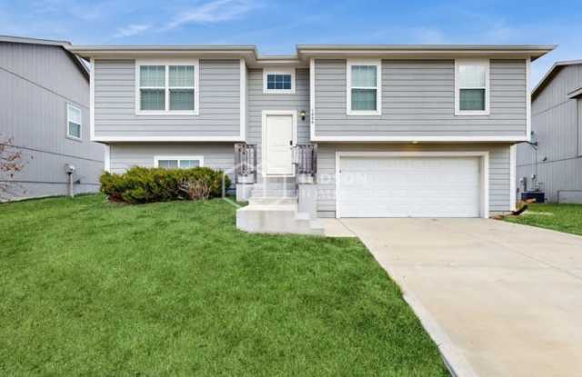 1608 Samantha Lane photos photos