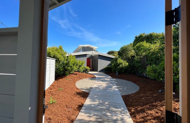 28 Harbor Cove - 28 Harbor Cove Way, Strawberry, CA 94941