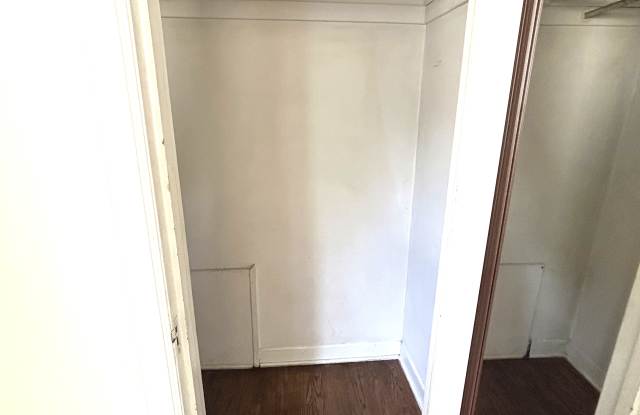 1762 West Morse Avenue Gallery 4