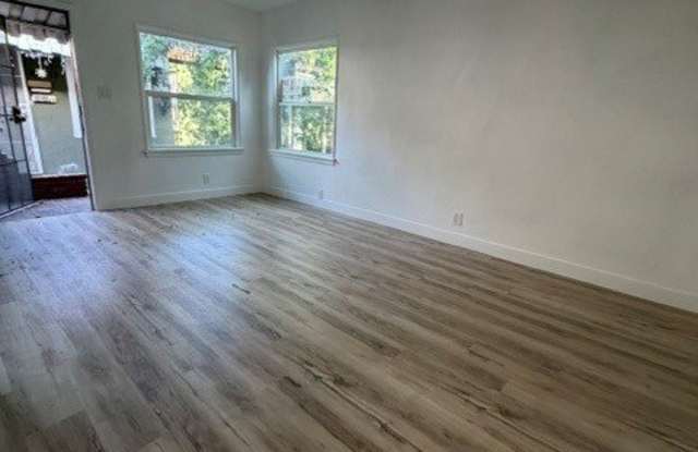 16817 Sherman Way 1/2 photos photos