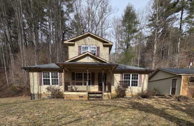 $2,350 - 4 Bedroom 2.5 Bathroom Unfurnished Home Near WCU photos photos