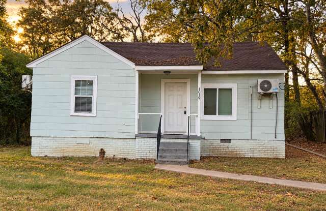 2Bed 1Bath Home Gallery 1