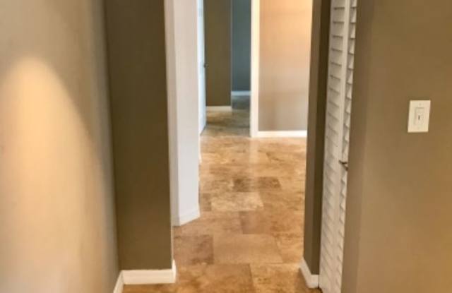 775 N Village Lake Dr N 204 - 775 N Village Dr N, St. Petersburg, FL 33716
