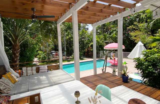 528 Ne 72nd St photos photos