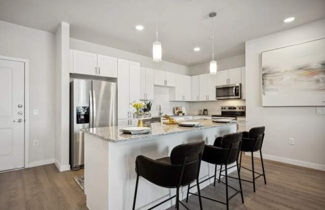 Longbow Luxury Apartments Gallery 4