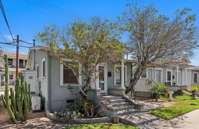 LOVELY COTTAGE IN HILLCREST. Gallery 3