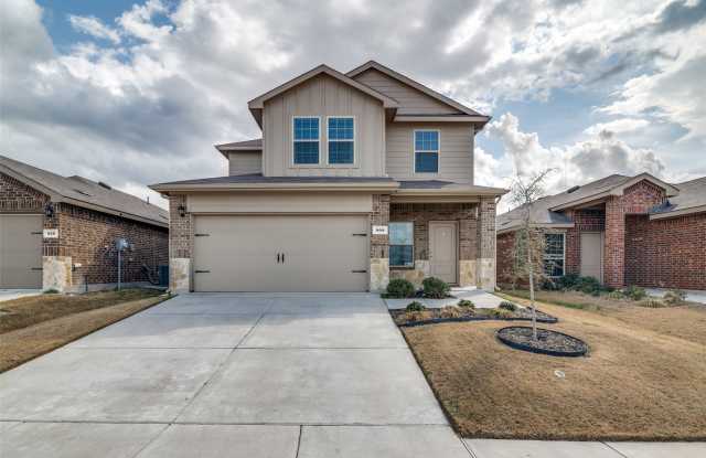 808 Country Road Gallery 1