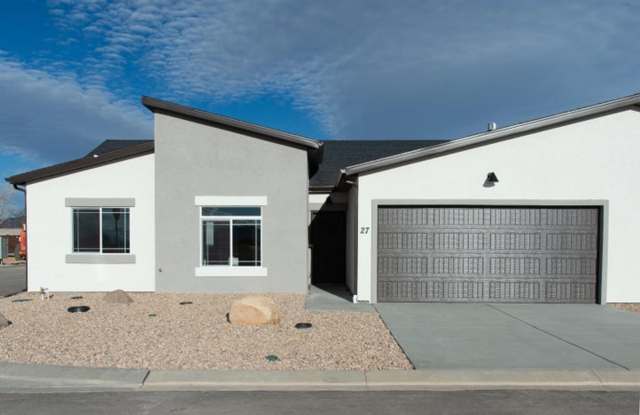 Newer 3 bedroom, 2 bath, one level home in Sycamore Trail Phase 4 photos photos