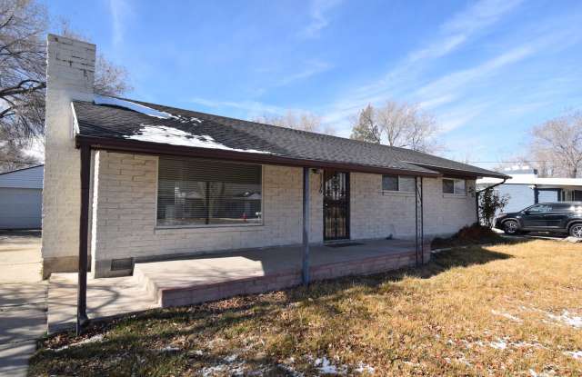 Updated and Charming 3 Bed Home with Fiber Internet  New Appliances!!! photos photos