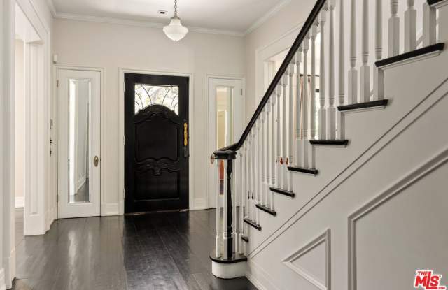 908 N Rexford Dr Gallery 4