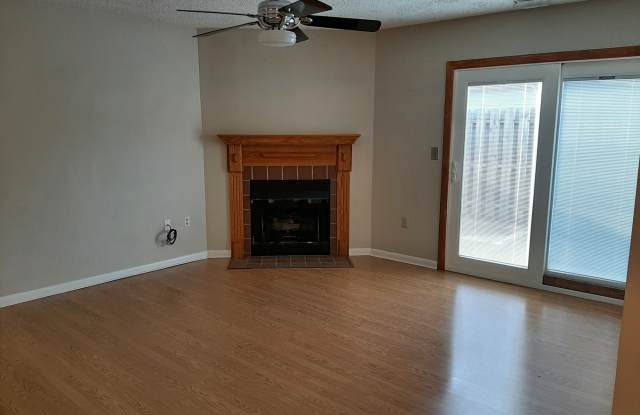 582 Moull St - 582 Moull Street, Newark, OH 43055