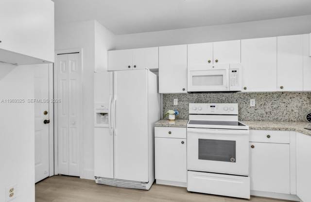 11512 NW 48th Terrace #, Doral, FL 33178 photos photos