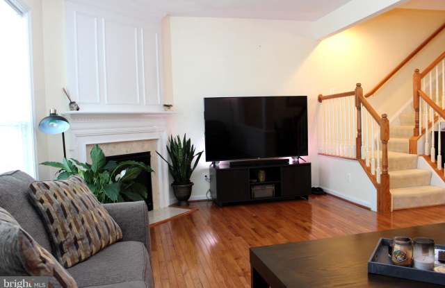 13304 SUMMER GARDEN Gallery 3