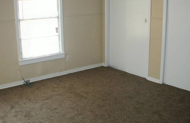 5637 Farnsworth Ave Gallery 4