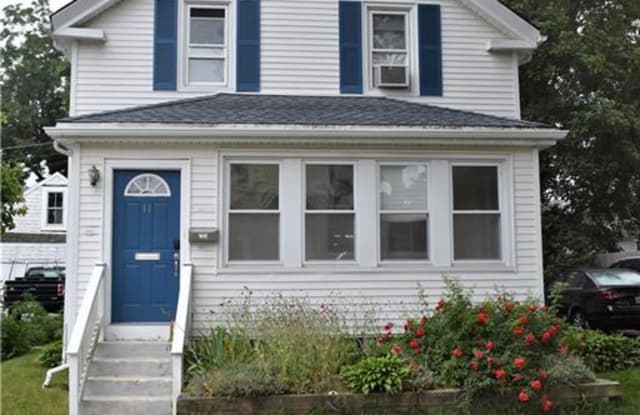 11 Thurston Avenue - 11 Thurston Avenue, Newport, RI 02840