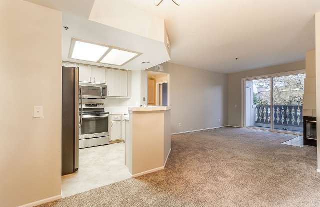 680 Camino De La Reina #2307 - 1 Gallery 4