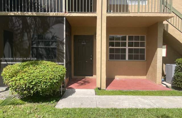 10476 NW 8th St photos photos