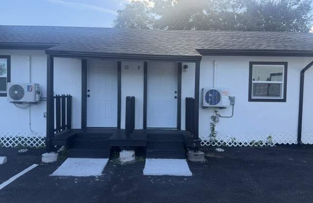 4605 North Hubert Avenue - 9 photos photos