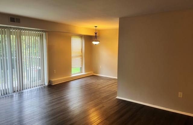 5200 Newton St Unit #103 - 5200 Newton Street, Bladensburg, MD 20710