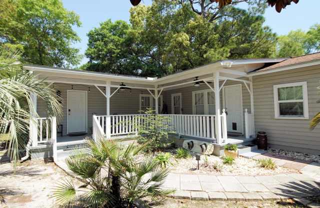 37 SE Magnolia Avenue photos photos