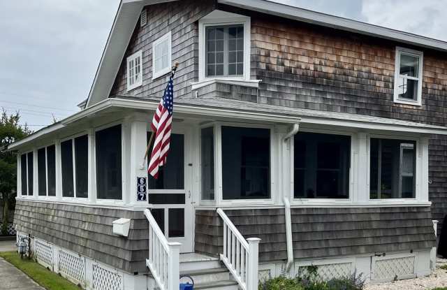 657 Lake Avenue - 657 Lake Avenue, Bay Head, NJ 08742