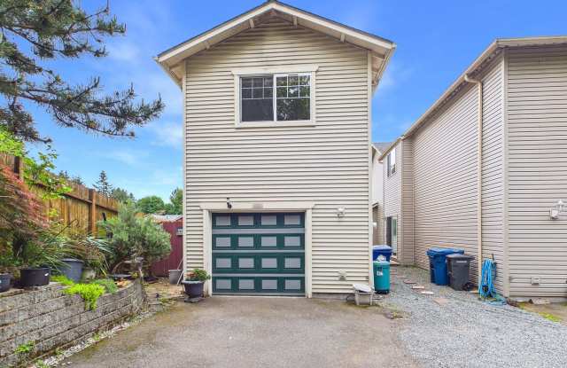 Beautifully Updated SeaTac Home Gallery 3
