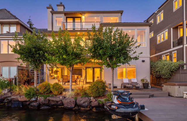3Bd/2.25Ba Renton Home Gallery 3
