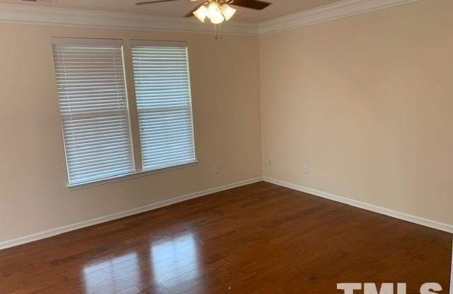 2504 Historic Circle Gallery 4