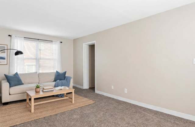 731 Canonby Place Unit F Gallery 1