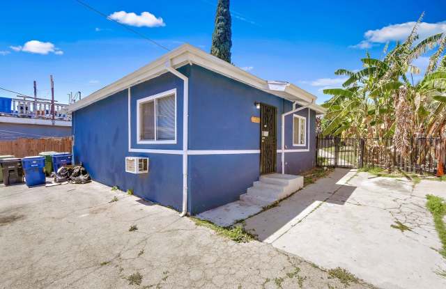 This Updated 3 bed, 1 bath, Fully Detached home Is Now Available! Gallery 2