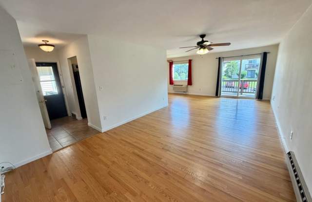 Charming 1-Bedroom Condo in Convenient Fishkill Location photos photos