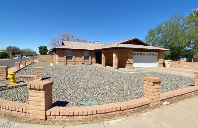 3 Bedroom 2 Bathroom corner lot in Glendale photos photos