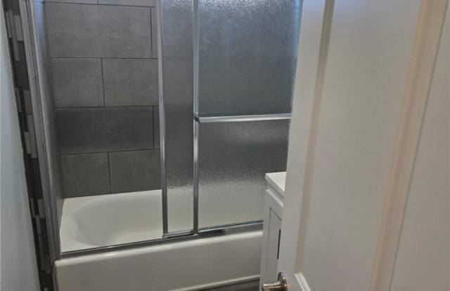 11226 S Broadway photos photos