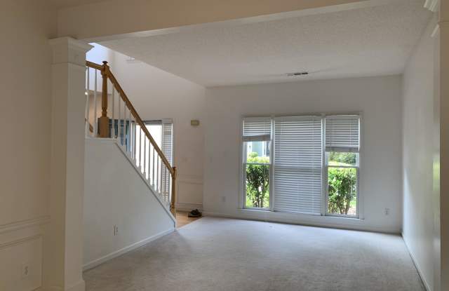 10730 Glenbarr Drive Gallery 4