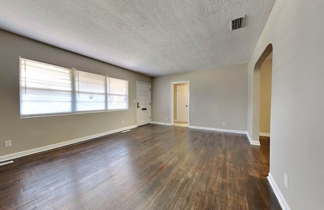 1332 Arlingwood Avenue Gallery 3