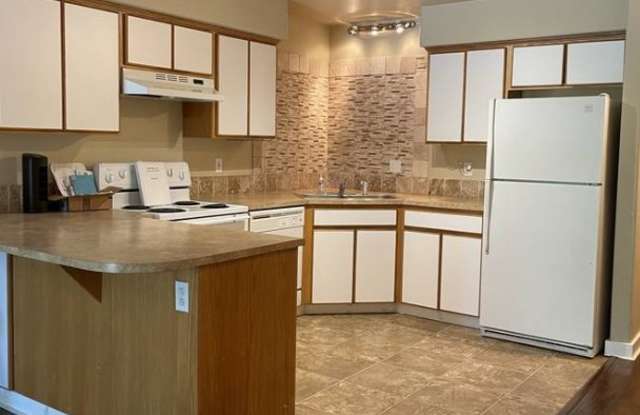 1380 Olney Avenue - 1380 Olney Avenue, Astoria, OR 97103