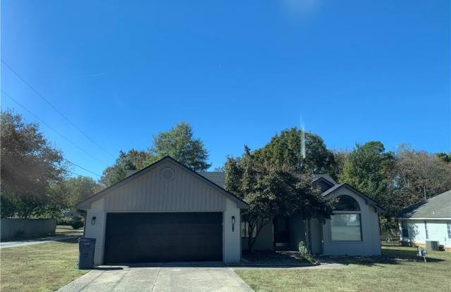 2010 S Elm Street photos photos