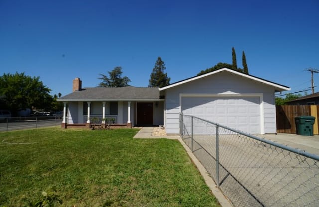 3905 Thornhill Drive - 3905 Thornhill Drive, Rosemont, CA 95826