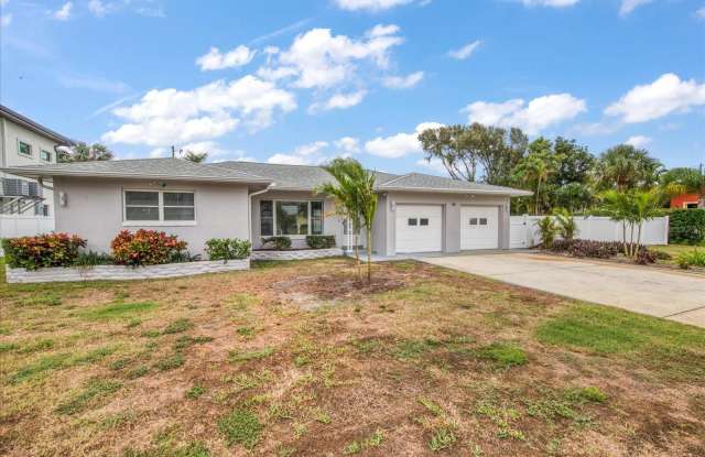 106 15TH STREET - 106 15th Street, Belleair Beach, FL 33786